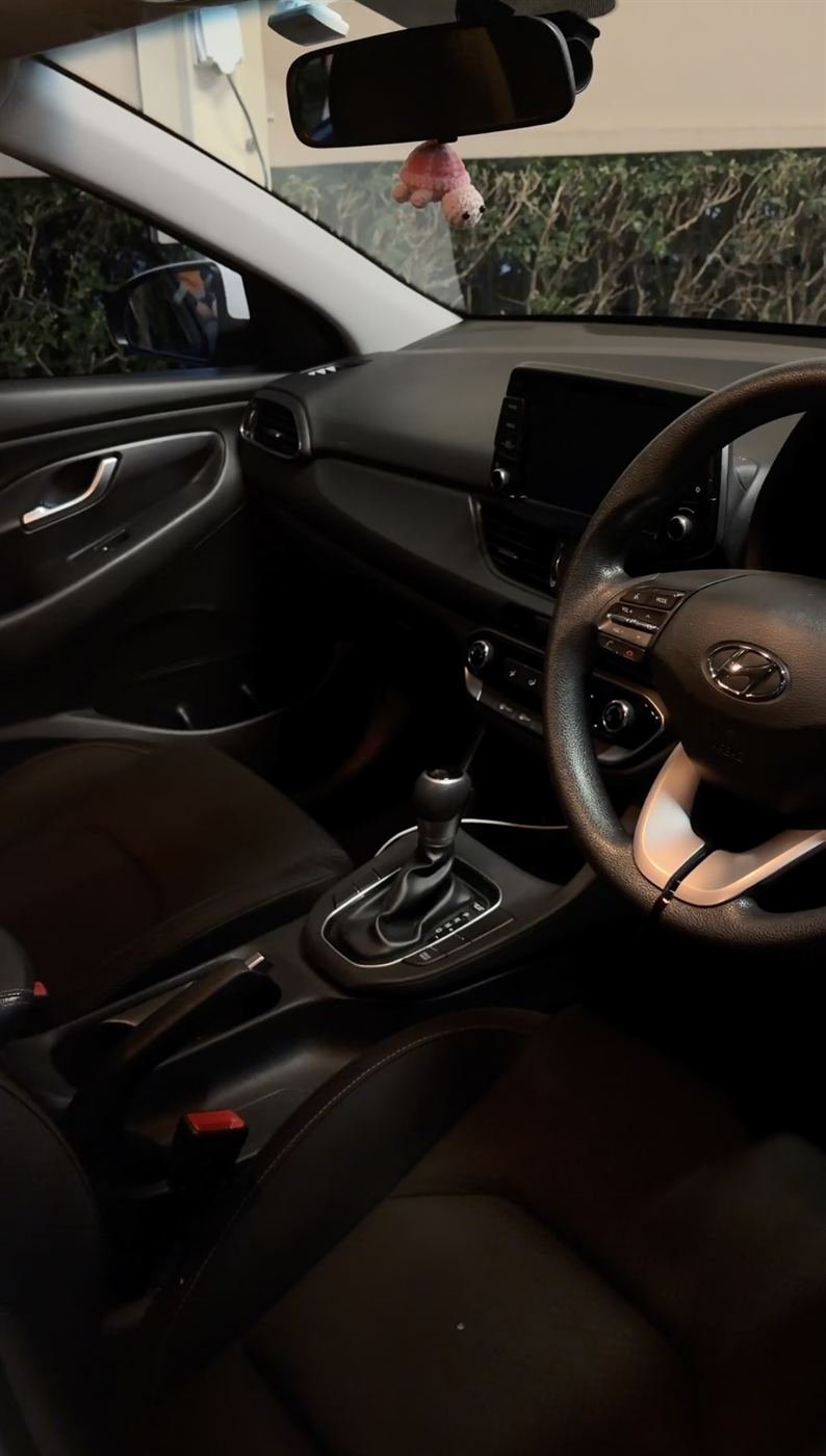 Clean Hyundai cabin and dashboard
